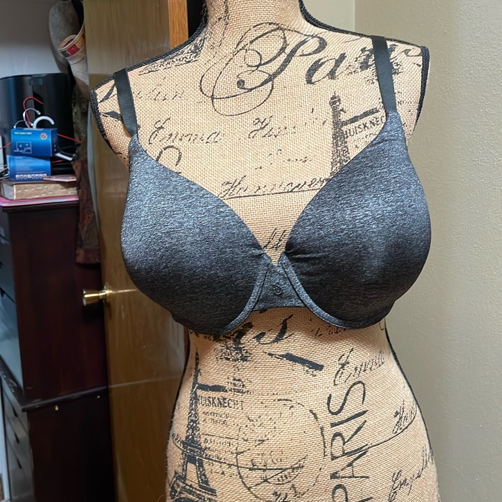 Victoria's Secret Dark Grey Underwire Bra Size 38DDD